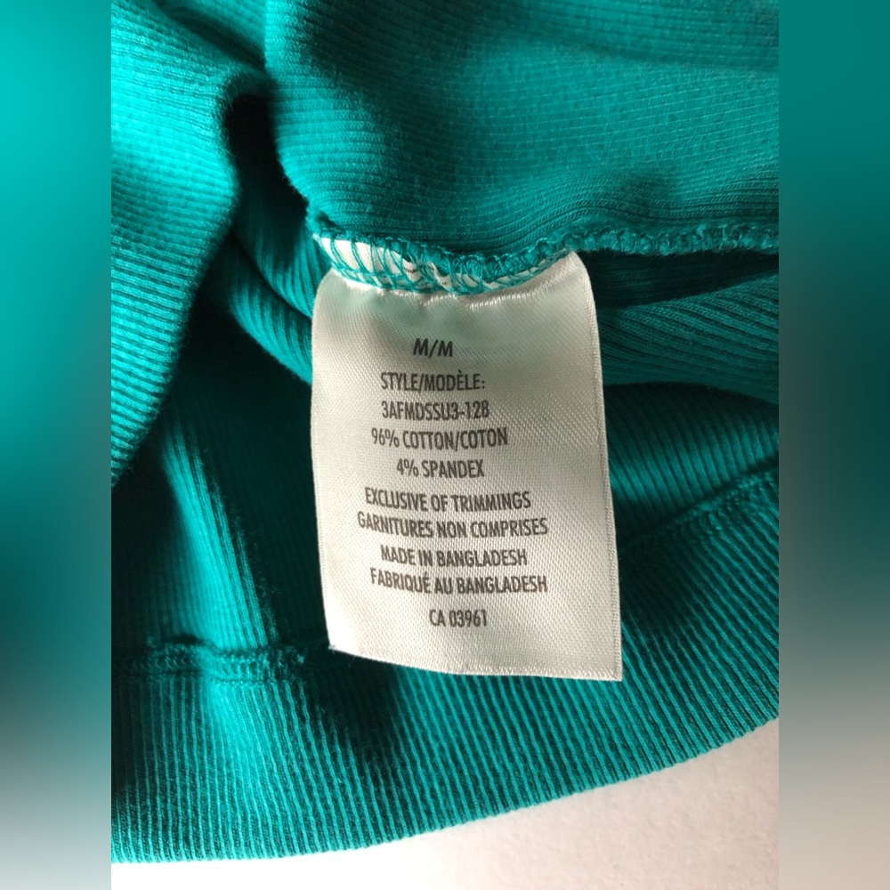 🌟2/$20🌟 Green Ribbed Tank Top - Picture 5 of 6
